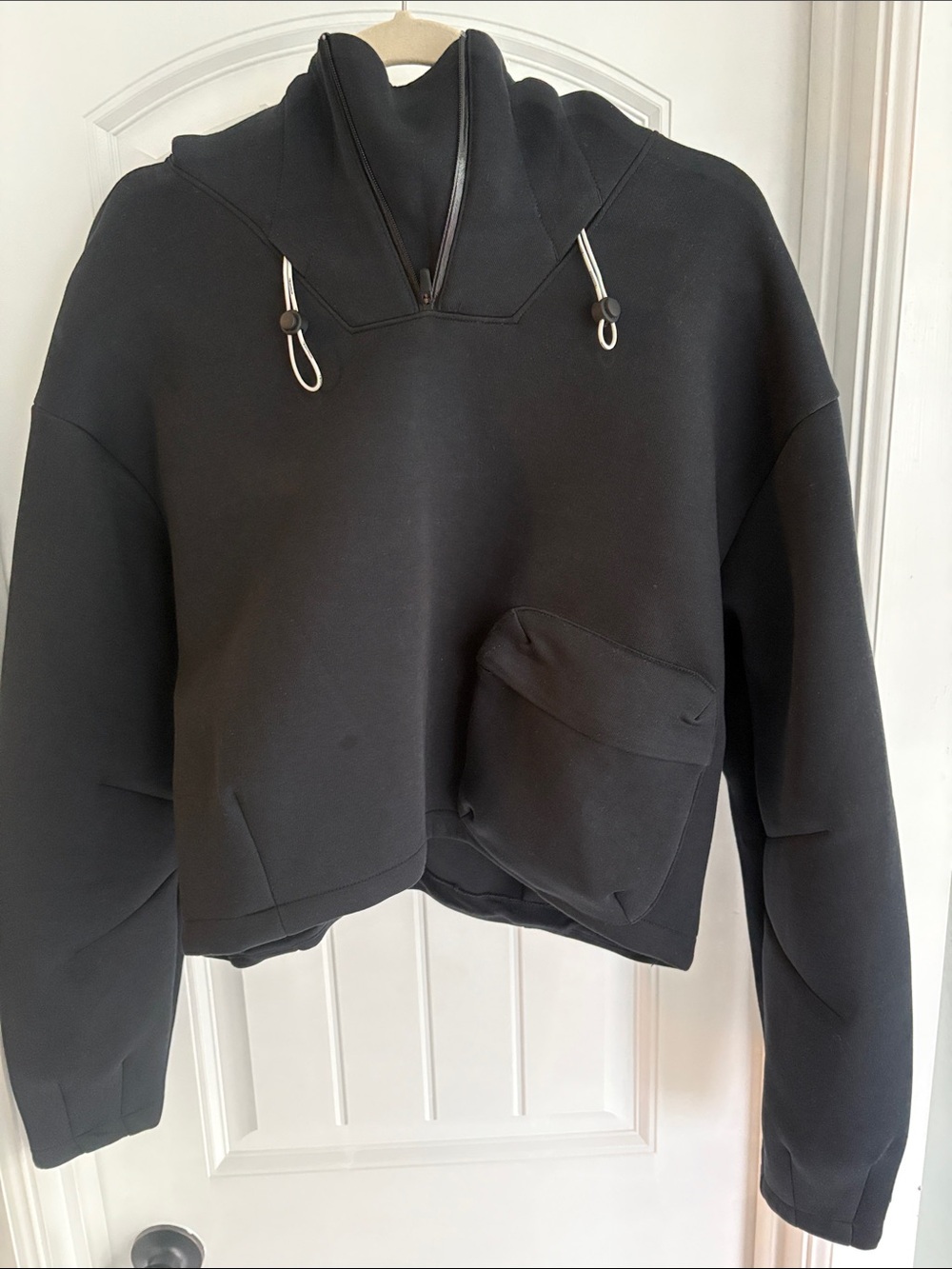 NWT Black Nike Women's Cropped Hoodie Sweater